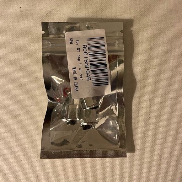 Kia valve stem caps in silver set of 4 NWT - Picture 4 of 4